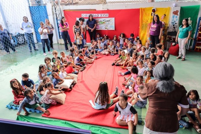 Projeto da Prefeitura de Maceió entrega mais de 200 mil livros aos estudantes em cinco meses