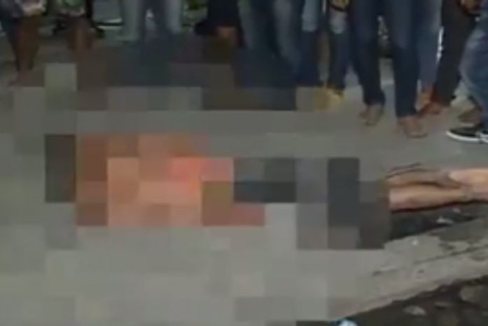 Homem é espancado e amarrado por populares após assaltar van