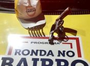 Passageiro é preso por posse ilegal de arma durante corrida de transporte por aplicativo em Maceió