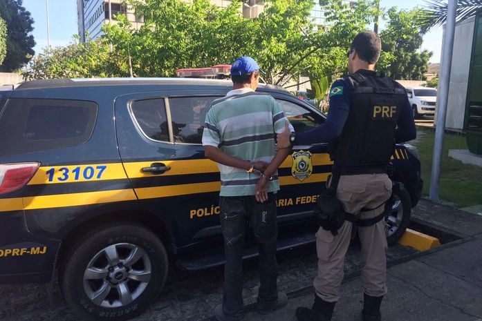 Caminhoneiro foi preso pela PRF em Rio Largo