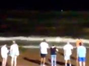 Banhistas de Maceió desacreditam da aparição de tubarões na praia de Jatiúca