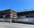 “Aqui é a minha morada”: prédios abandonados viram abrigo enquanto Maceió tem quase 50 mil imóveis vazios
