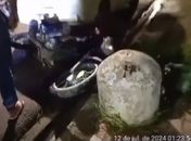 Vídeo: Motocilista fica ferido embaixo de táxi após colidir com veículo parado no Jacintinho 