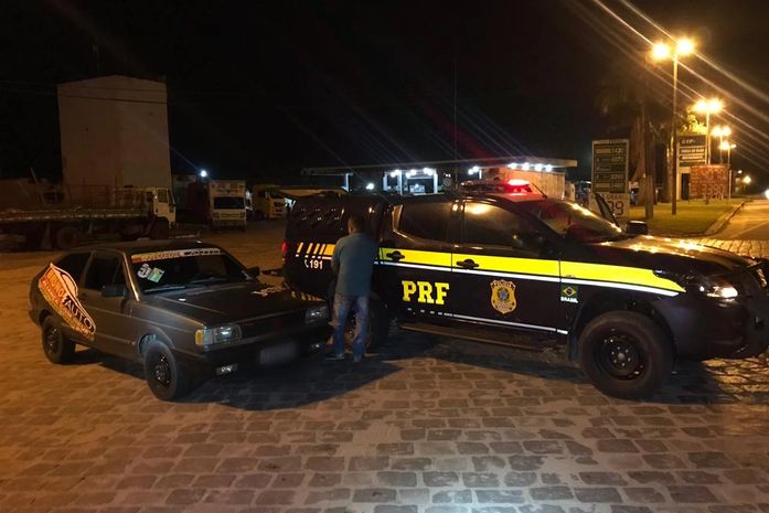 O condutor afirmou que não tinha conhecimento da situação do veículo