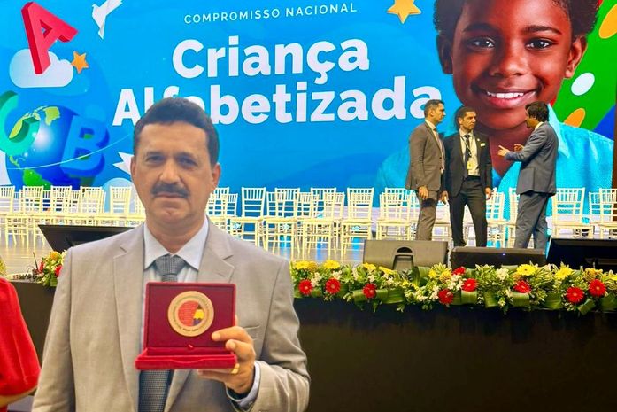 Educação de Limoeiro de Anadia é premiada nacionalmente com o Selo Ouro pelo Compromisso com a Alfabetização

