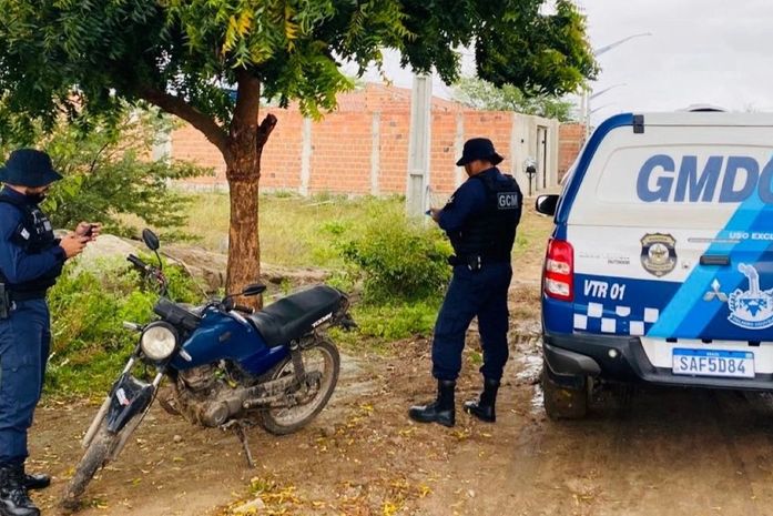 GUARDA MUNICIPAL RECUPERA MAIS UMA MOTOCICLETA COM REGISTRO DE ROUBO/FURTO