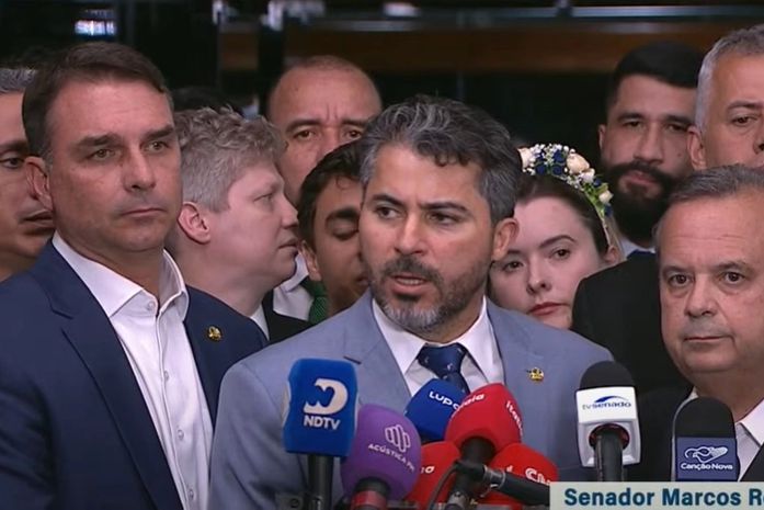 Oposição protocola ‘superpedido’ de impeachment de Moraes; 1,5 milhões assinam