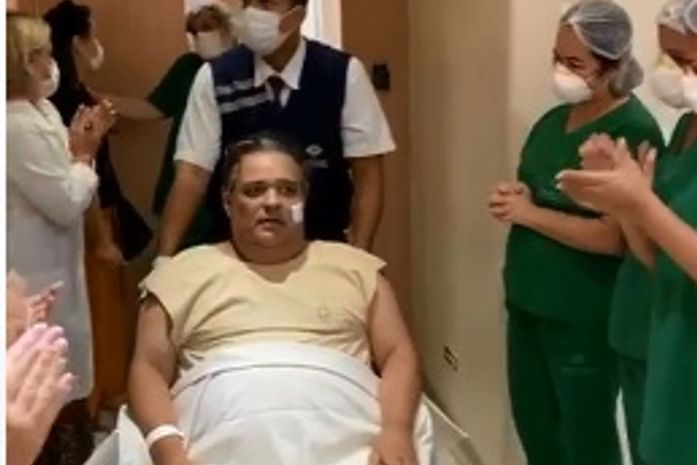 Paciente deixou a UTI sob aplausos