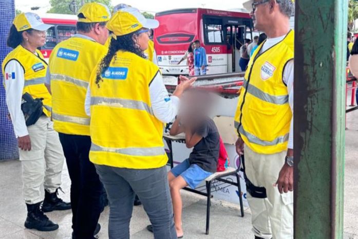 Ronda no Bairro acolhe menor perdido no terminal do Benedito Bentes