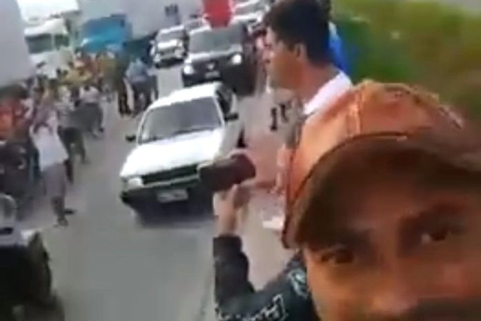 População sai em carreata e ameaça fechar aeroporto em Rio Largo