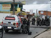 Policiais no protesto no Feitosa
