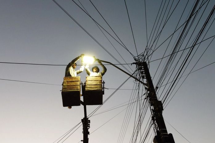 Prefeitura de São Miguel dos Campos realiza substituição de lâmpadas convencionais por Led em toda a cidade

