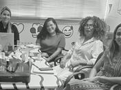 Hoje foi dia de discutir a criação da identidade visual do Maceió é Massa Sem Racismo, ou, a reunião das 7 mulheres