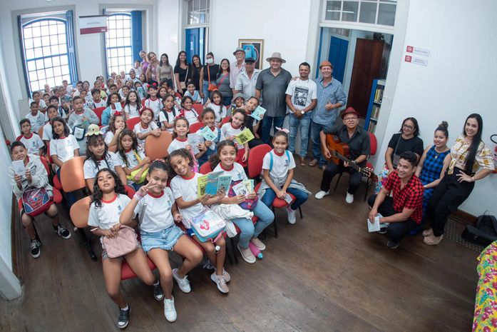 Ação cultural é direcionada para as crianças conhecerem, de forma lúdica, a literatura do cordel para aprenderem sobre a origem e as raízes da cultura local