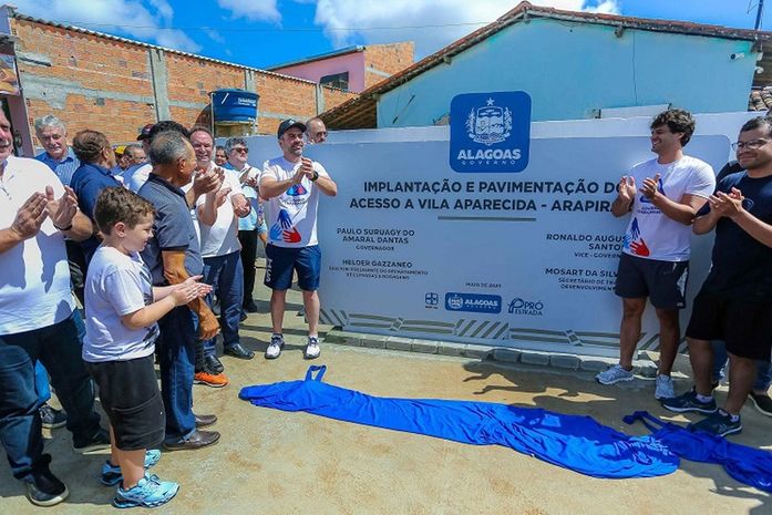 Com direito a passeio ciclístico, governador inaugura acesso ao povoado Vila Aparecida, em Arapiraca