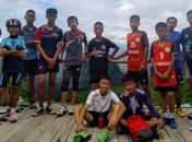 Seis garotos são resgatados de caverna inundada na Tailândia