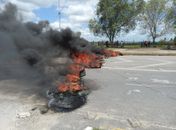 Após várias horas, manifestantes encerram protesto que bloqueava rodovia com acesso ao aeroporto 