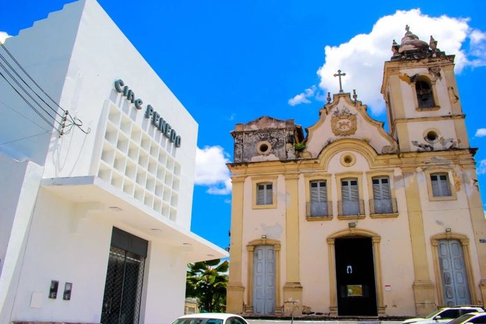 Prefeitura de Penedo e Ufal formalizam parceria para funcionamento regular do Cine Penedo