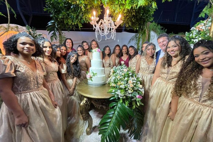 Prefeitura de Branquinha e Instituto Aliança promovem sonho de menina para 15 debutantes