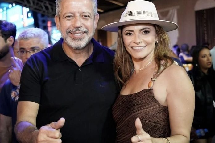 Líder nas pesquisas para o Senado, Arthur Lira prestigia celebração dos 64 anos do município de Belém