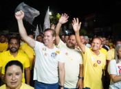 Durante caminhada em Matriz, população da cidade e da Região Norte confirma apoio à reeleição de Marx Beltrão