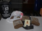 Maconha, crack e munições foram apreendidas