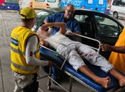 Ronda no Bairro escolta jovem baleado no Poço ao HGE