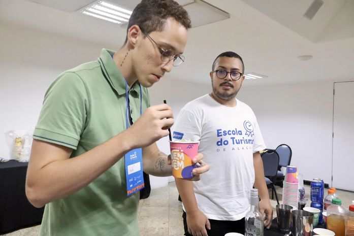 Programa de Turismo do Governo de AL capacita profissionais para atuar nas festas de réveillon