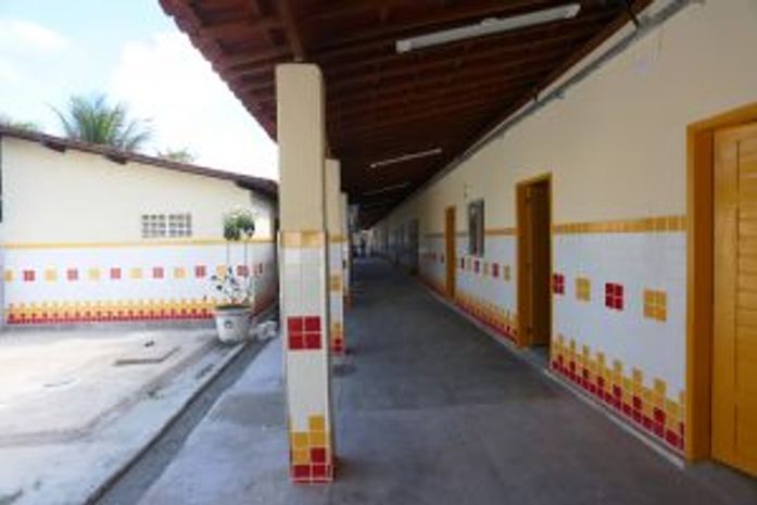 Prefeito Cacau entrega reforma da Escola Petronila de Gouveia, na Massagueira, nesta terça (12)
