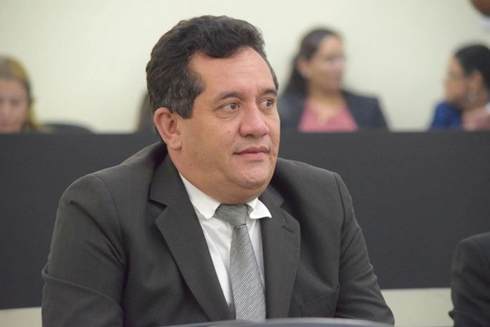 Professor volta atras e não “reconhece” deputado Severino Pessoa
