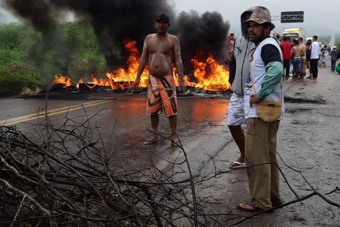 Indígenas bloqueiam rodovia para reivindicar saída do coordenador da Funai