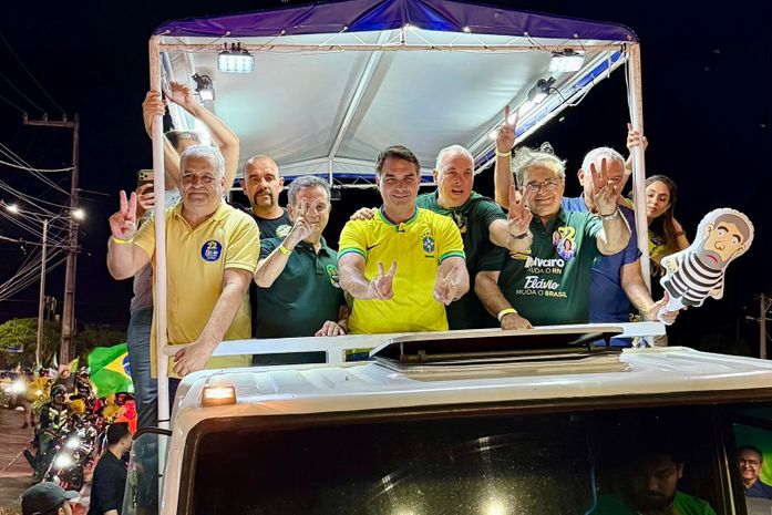 “O Nordeste acordou!”: Flávio Bolsonaro afirma que falsas promessas de Lula não enganam mais o povo brasileiro em tour pela região com seu vice Alfredo Gaspar
