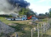 Incêndio atinge ônibus e fogo é controlado por populares em Girau do Ponciano