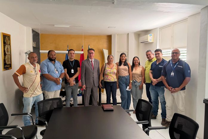 Prefeitura de Delmiro Gouveia reúne Águas do Sertão e Casal para cobrar soluções urgentes para normalização do abastecimento.