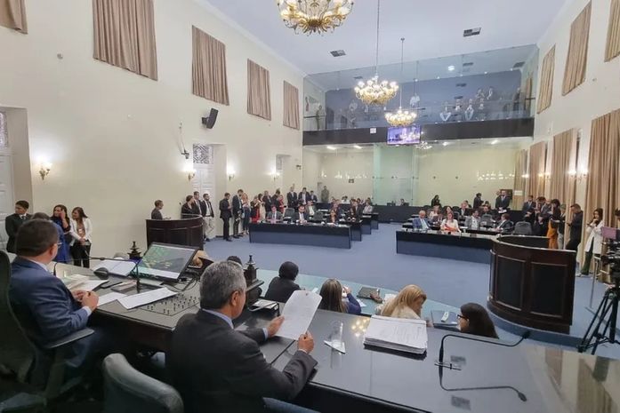 Assembleia e vereança não têm salvação