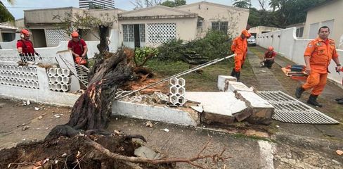 Chuvas, raios e ventos fortes provocam transtornos em Arapiraca, Maceió e outras cidades; confira imagens