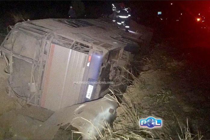 Ônibus que transportava trabalhadores de Arapiraca capota em Minas Gerais