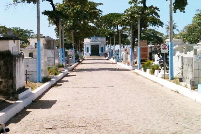 Visitas em cemitérios seguem suspensas, alerta Prefeitura