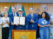 A convite de Lula, deputado Rafael Brito participa do lançamento de programa para valorização dos professores