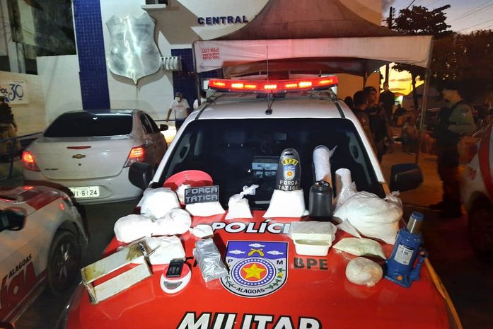 Com denúncia, polícia encontra apartamento usado para fazer refino de cocaína na Serraria