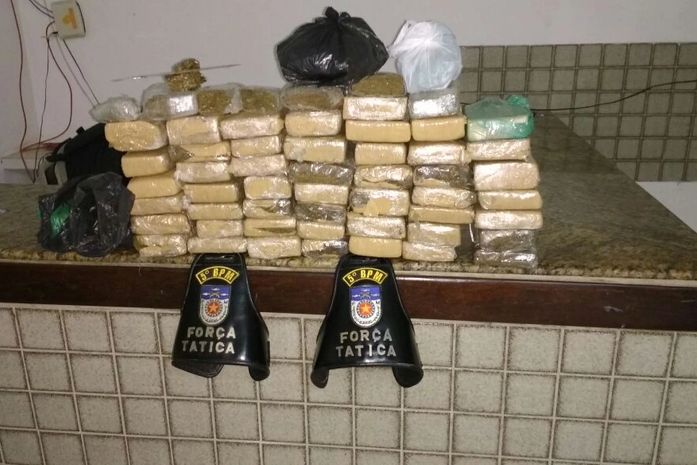Policia apreende 49 quilos de maconha dentro de residência na parte alta