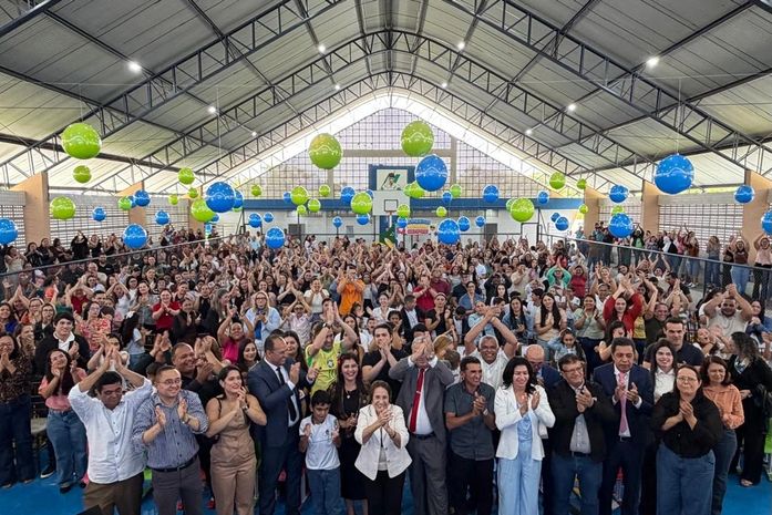 Prefeito Eduardo Bulhões anuncia implantação do Piso Nacional para professores