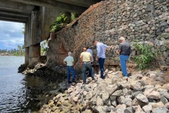 DER inspeciona ponte na Massagueira