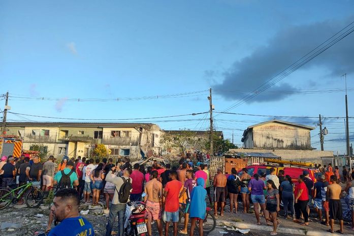 Veja as imagens do desabamento de prédio que deixou mortos e feridos em Maceió
