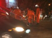 Acidente envolveu duas motos e uma carreta. Uma pessoa morreu no local.