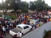 Sepultamento do vereador Silvânio Barbosa é acompanhado por multidão no Benedito Bentes