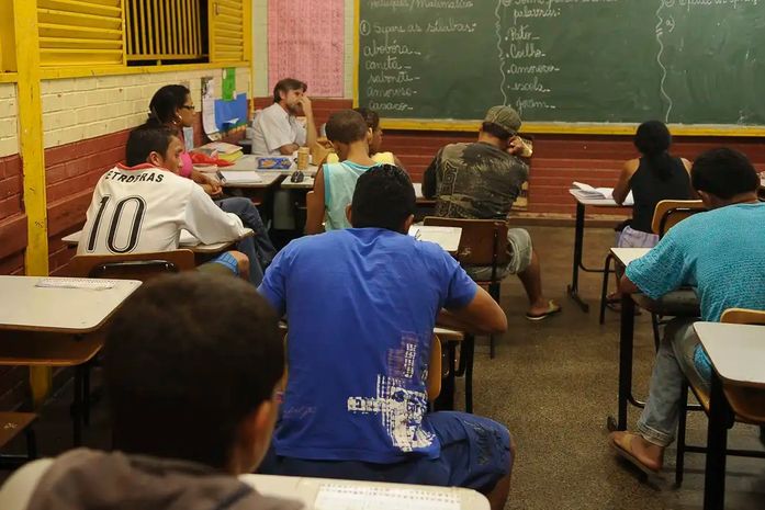 Nascidos em setembro e outubro recebem quinta parcela do Pé-de-Meia