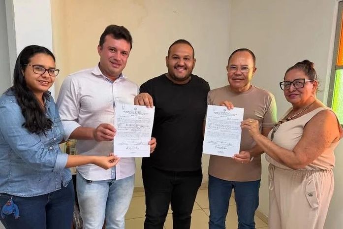 Prefeito de Matriz assina obra de serviço visando incrementar ainda mais a educação