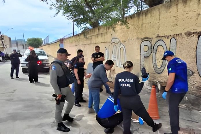 Laudo do IML confirma causa da morte de jovem encontrada em calçada na Jatiúca; veja