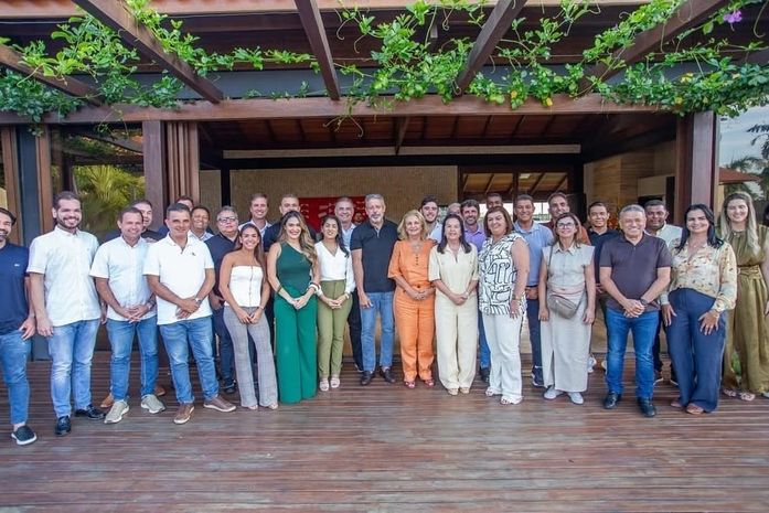 Arthur Lira recebe 36 prefeitas e prefeitos de Alagoas e debate pauta de defesa do municipalismo e das cidades de AL